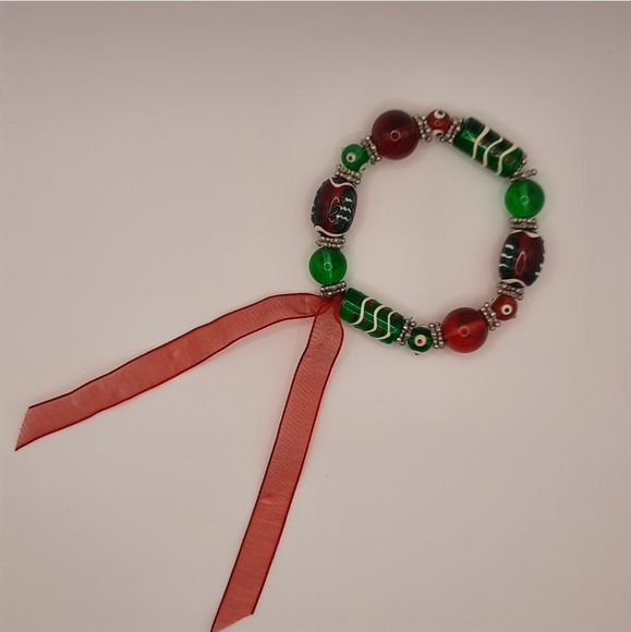 Christmas Glass Bead Bracelet - Picture 8 of 8